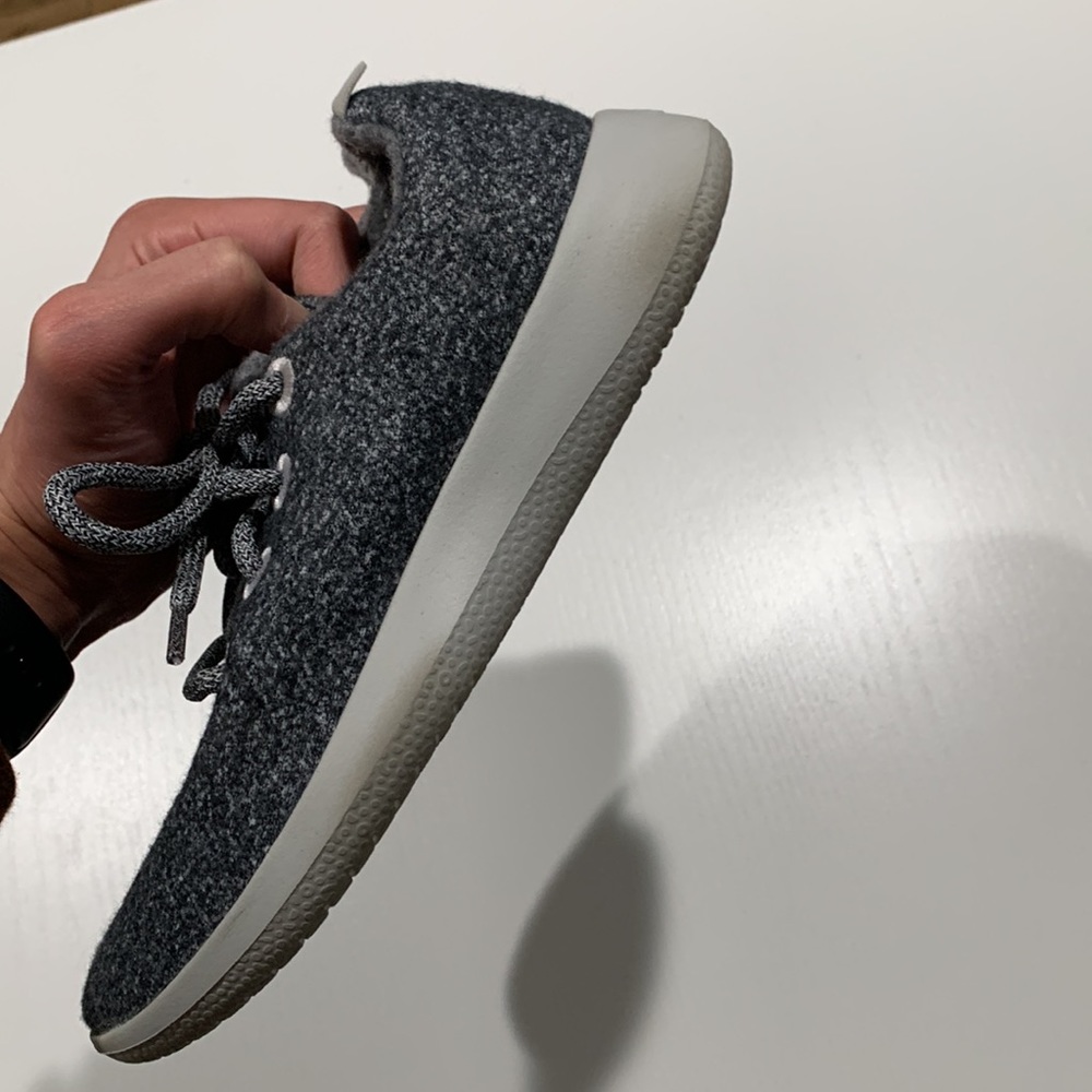 Good Condition | Allbirds Wool Runner | Women’s Size 7 | Heather Grey / Grey - Picture 3 of 7